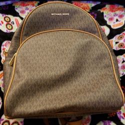 Michael Kors Abbey Large Backpack