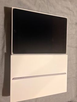 iPad 9th Generation, 64 GB, Silver, Unlocked, & Apple Pencil 1st Generation
