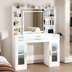 Makeup Vanity With Mirror And Lights, Glass Top With 3 Rgb Drawers, 2 Large Ribbed Tempered Cabinets, Outlet, For Bedroom, White