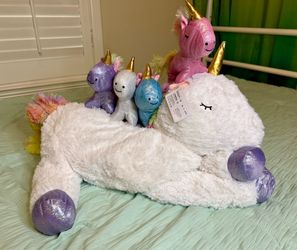 Unicorn plushie toy set with babies
