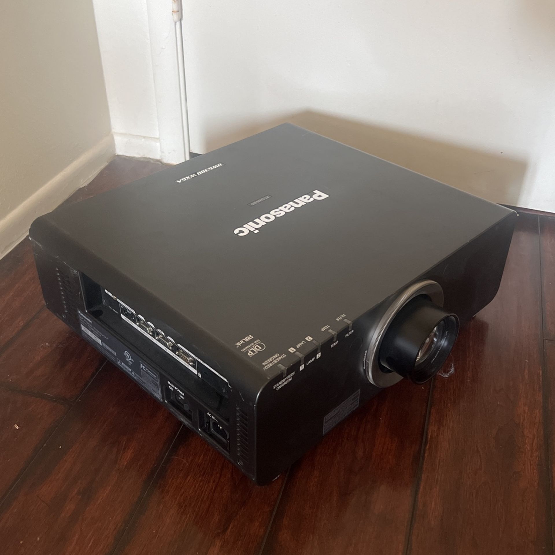 Panasonic PT-DW6300