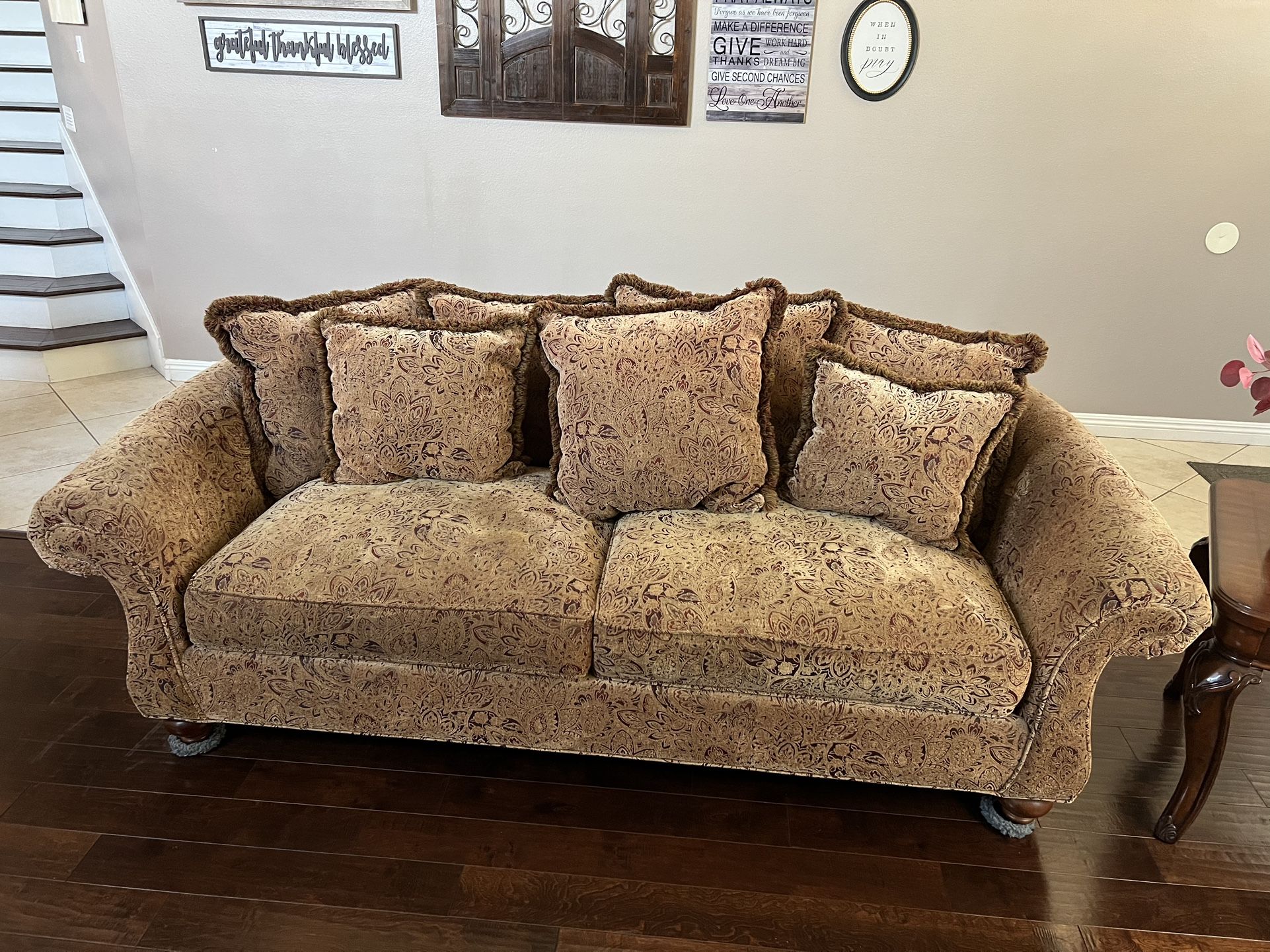 Living Room Sofa with Oversized Chair