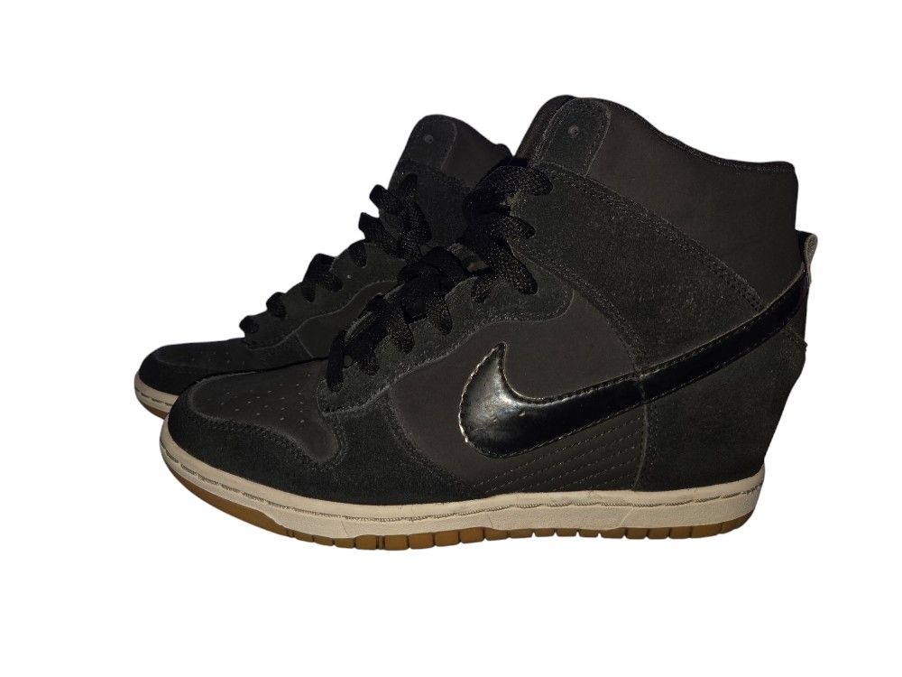 Nike Dunk Sky Hi Essential Hidden Wedge Black Gum  Size 9 Womens