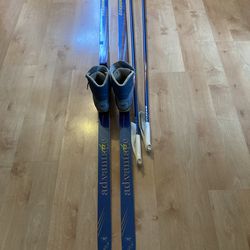 Skiis, boots & poles - Cross country