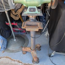 Central Machinery 8 " Grinder 