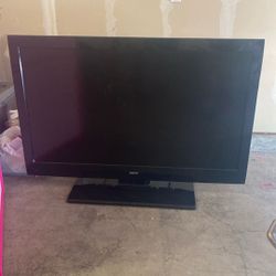 50in TV And Minnie Mouse Toddler Bed