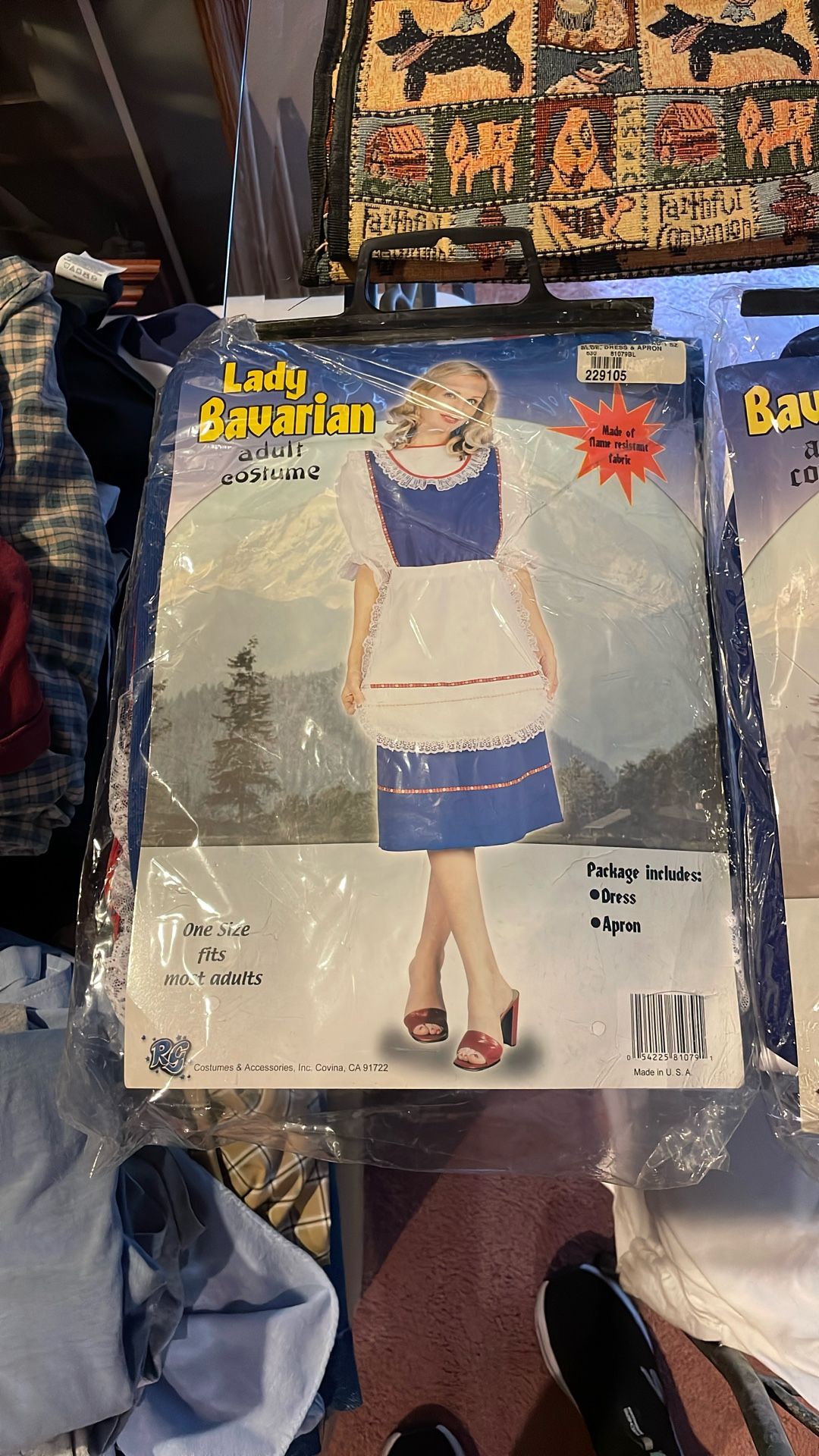 HALLOWEEN COSTUMES