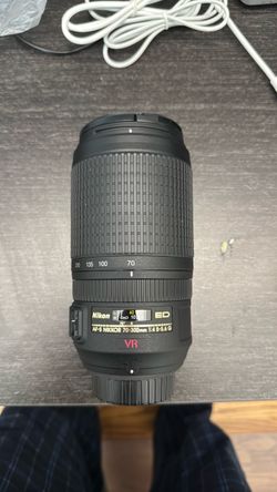Nikon AF-S VR Zoom-Nikkor 70-300mm f/4.5-5.6G ED-IF Lens