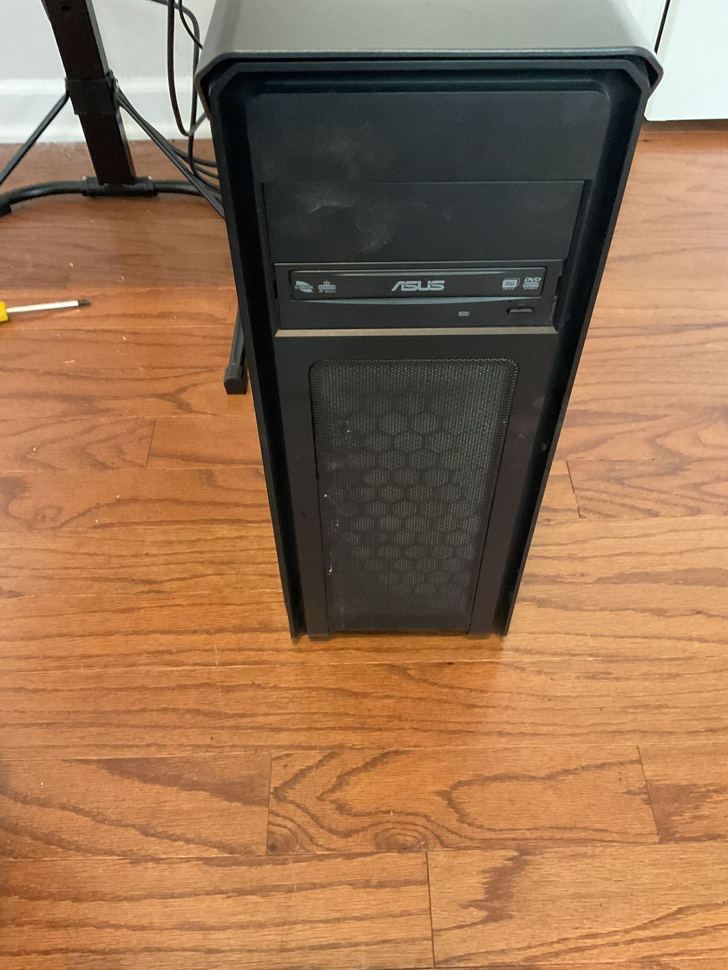 GAMING DESKTOP PC {read Details}