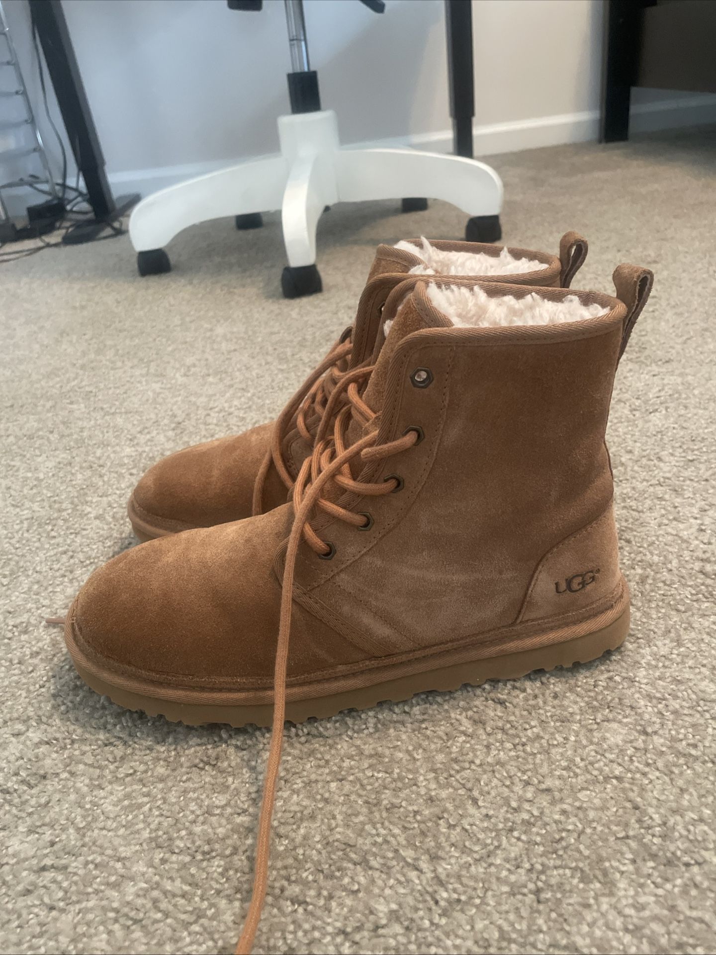 UGG Harkley Chestnut Size 10