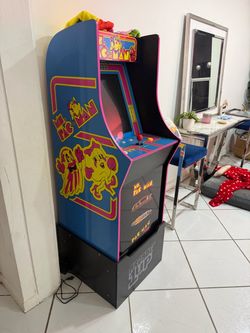 Pacman vintage video arcade game