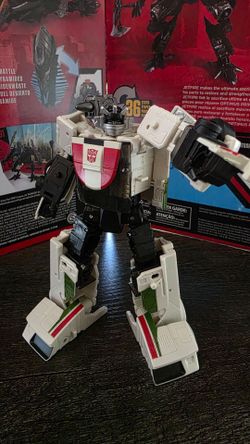 Transformers Earthrise Autobot Wheeljack