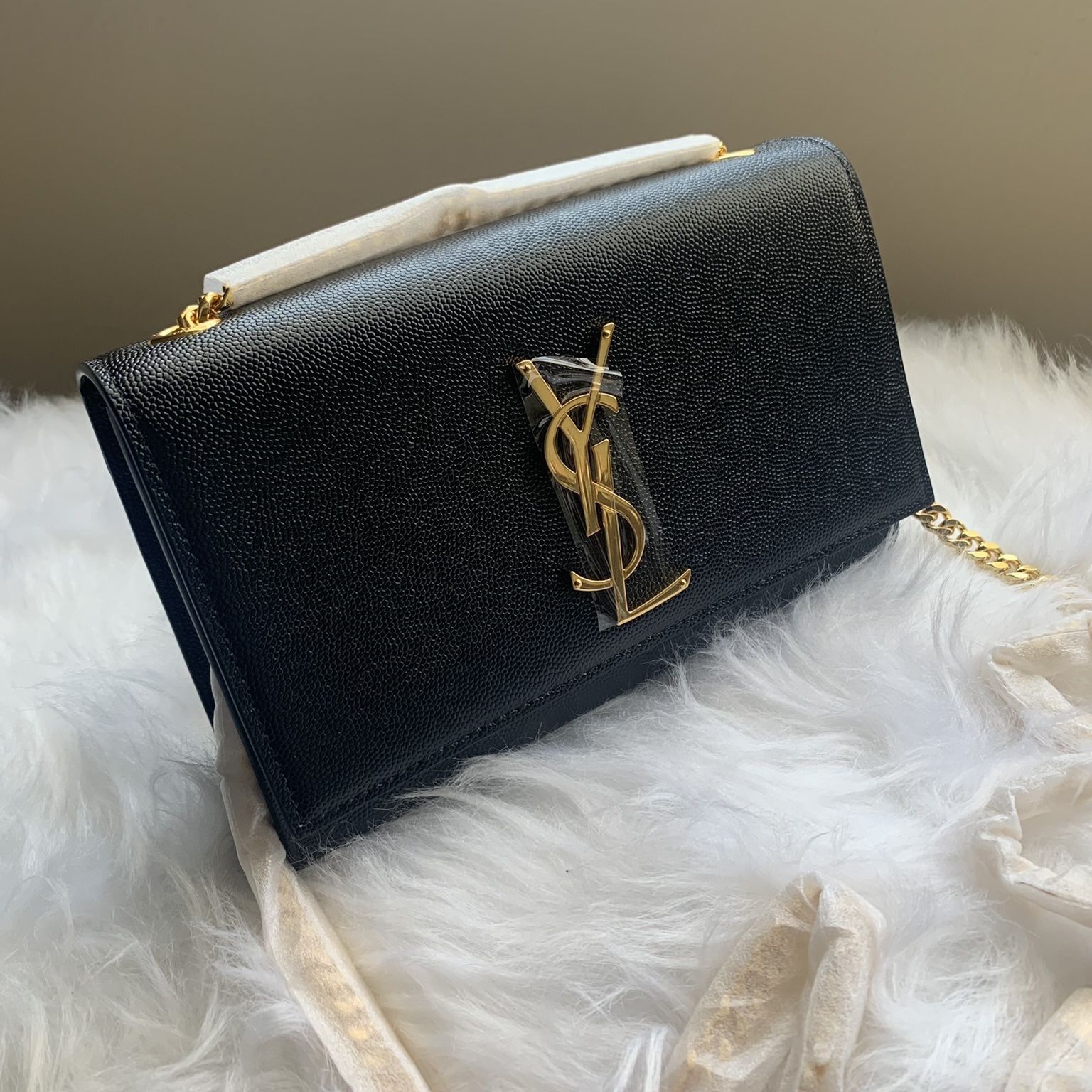 95% New Saint Laurent YSL BAG for Sale in Los Angeles, CA