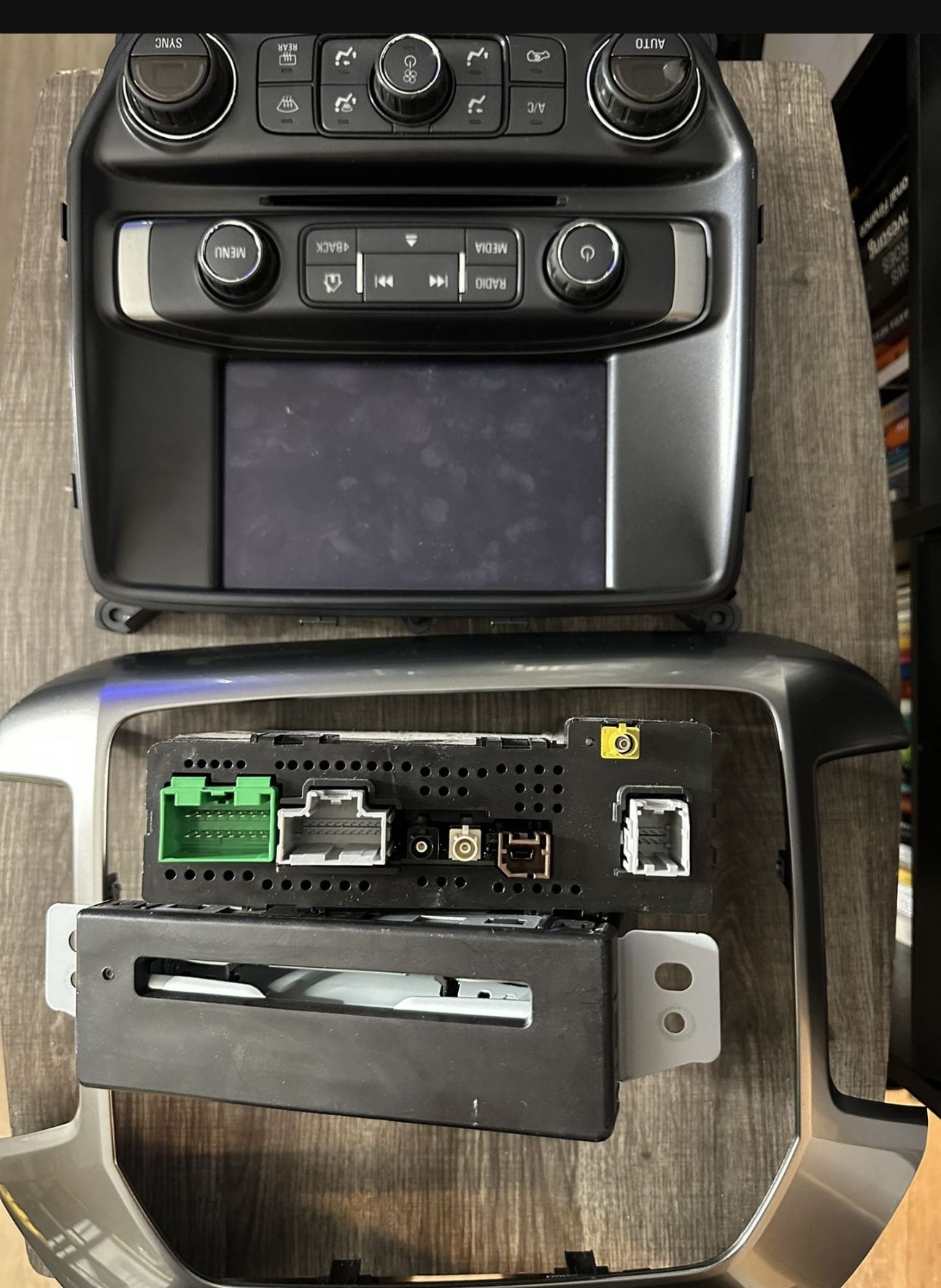 18’ Chevy Silverado Stereo