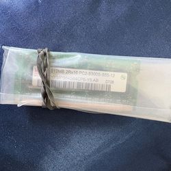 1 gb kit of PC2-5300 DDR2 RAM. 512 mb each.