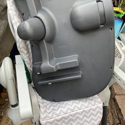 Chicco  High chair  Like New Polly 