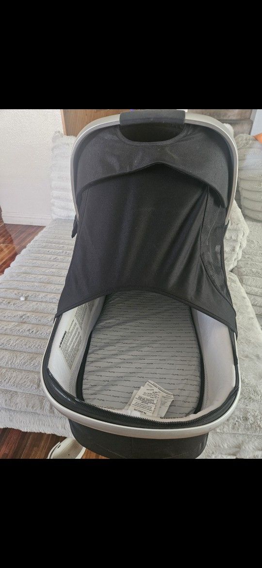 Nuna Baby Bassinet