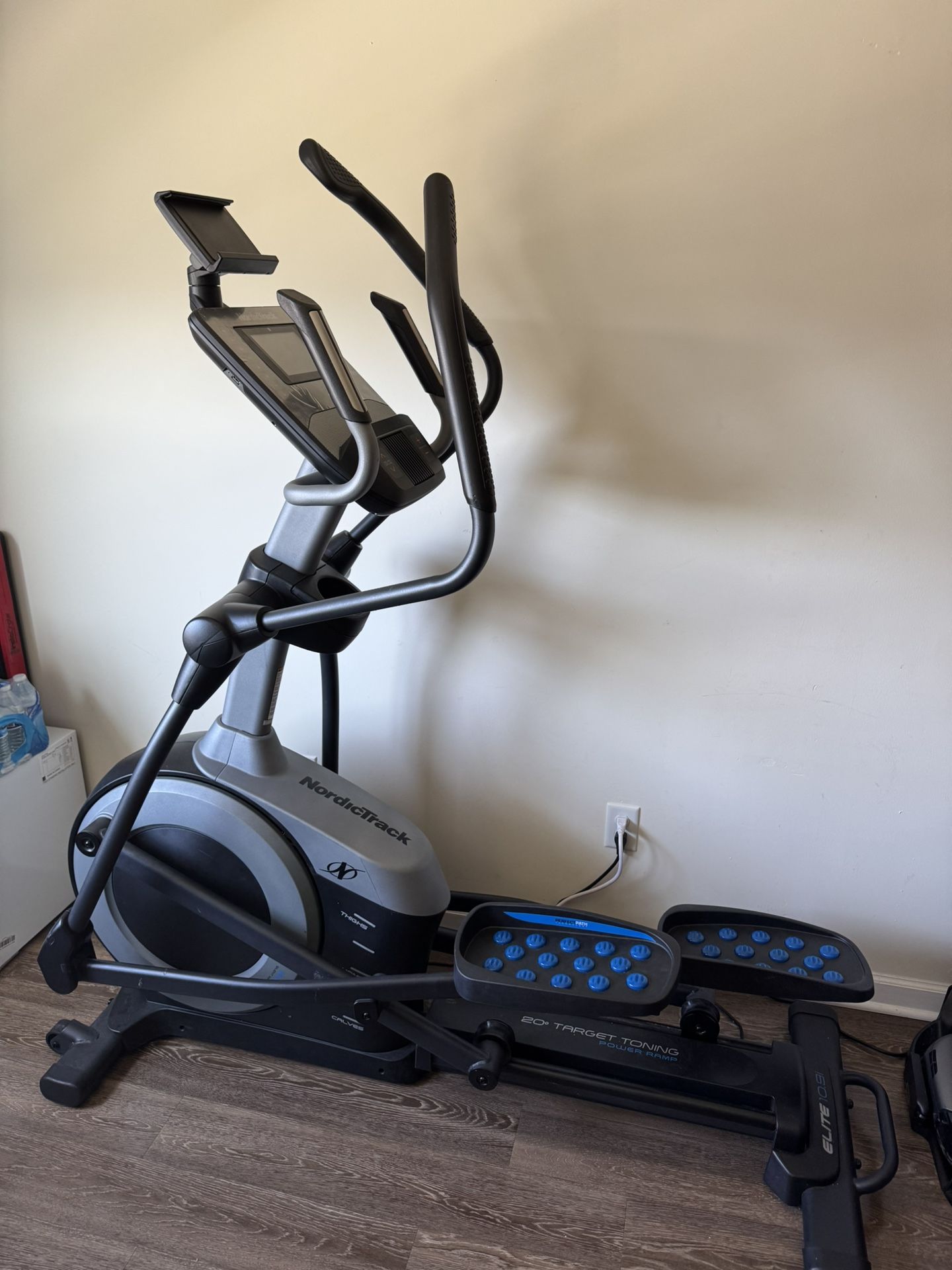 NordicTrack Elite 10.9i Elliptical with iFit App Integration, Webcam and Bluetooth