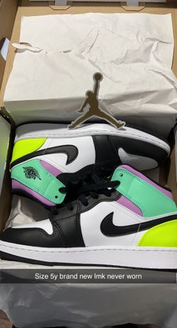 Jordan 1 Mids Brand New