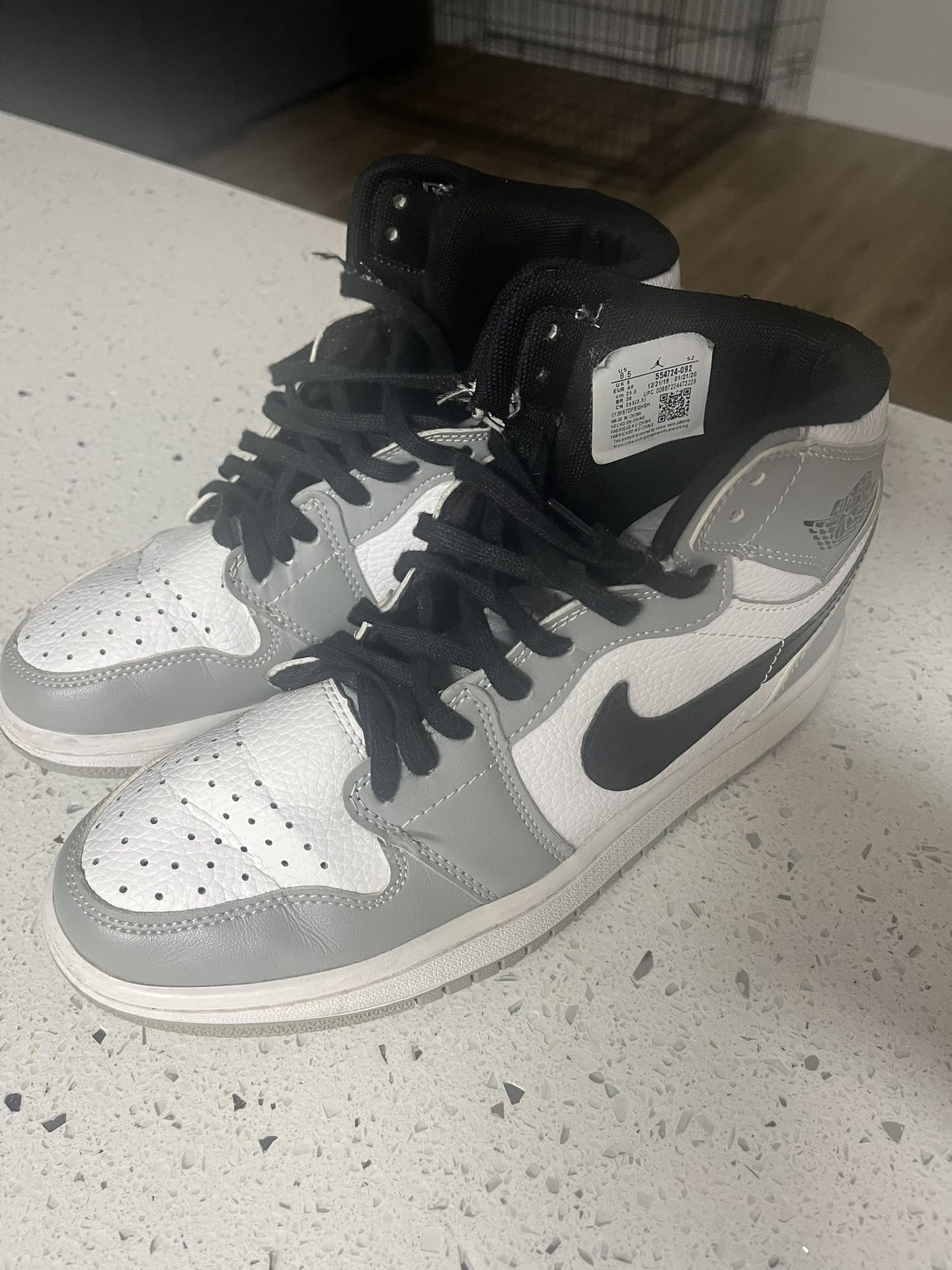 Nike Jordan 1 Sneakers Shoes Size 8.5 Mid Light Smoke Gray