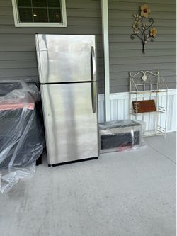 New stove and microwave plus refrigerator
