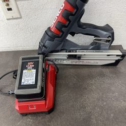 Senco 18 Volt Li Ion 15 Gauge Cordless Angled Finish Nailer FN65DA