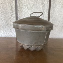 Vintage Tin. Mold With Locking Lid