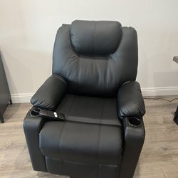 Like New Electric Power Lift Recliner Chair Sofa Couch Black Faux Leather