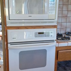 Electric Microwave Over Oven Set. Lightly Used
