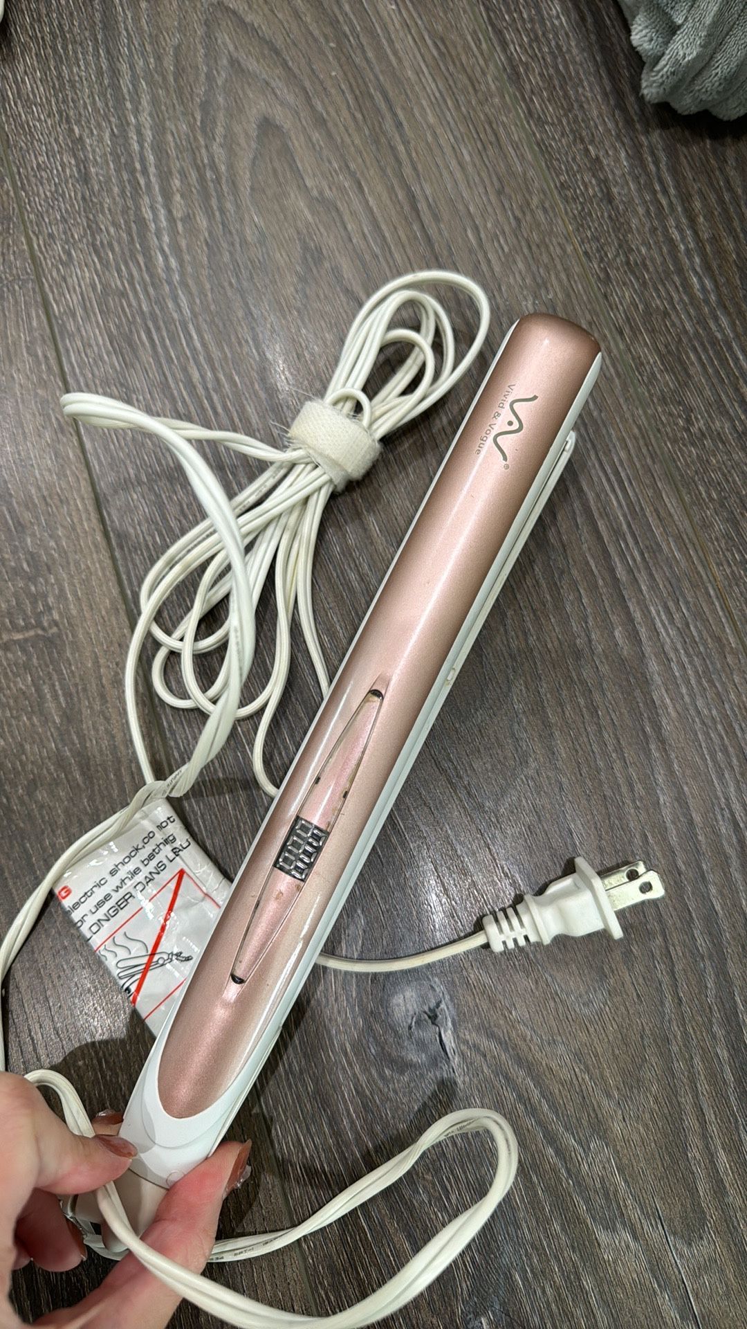 Vivid&Vogue Hair Straightener