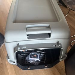 Dog Travel Crate Like New