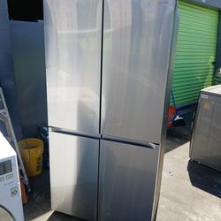 SAMSUNG STAINLESS STEEL BESPOKE COUNTER DEPTH 4 DOOR FLEX REFRIGERATOR/ DENTS