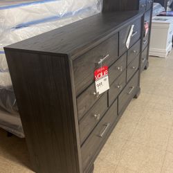 Dresser $799