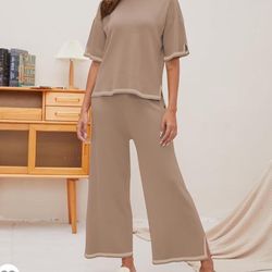 Conjunto De. Dos Piesas. Sueter Manga Corta. Y Pantalon Pierna Ancha. Saze. M