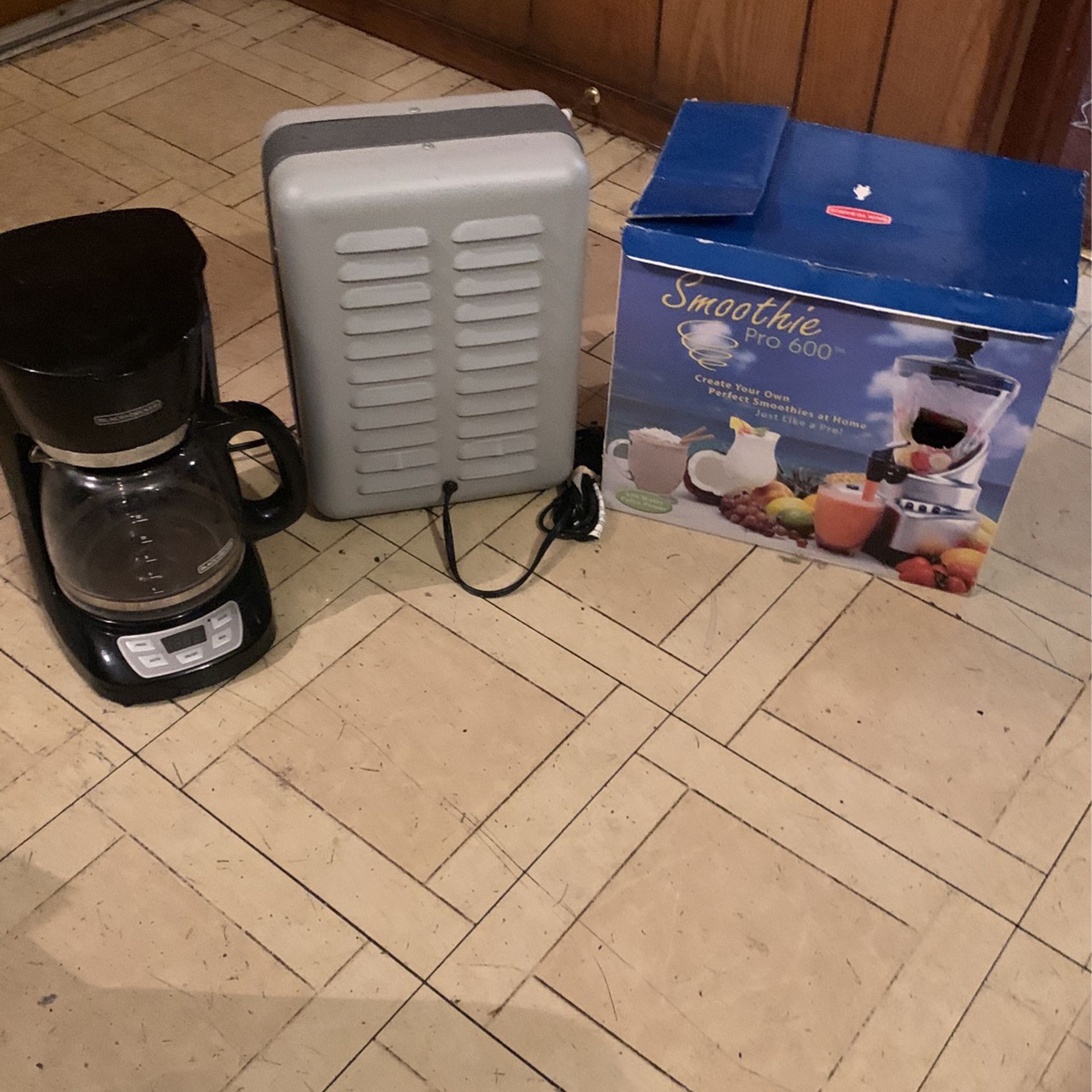 Heater, Coffee Pot, Smoothie Maker