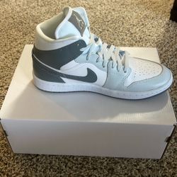 Jordan 1 Mid