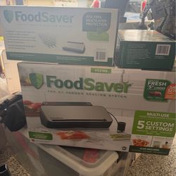 FoodSaver Vacuum Sealer + Bags Bundle (New) – Complete Starter Kit