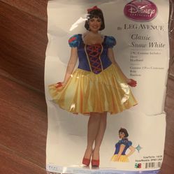 Adult Snow White Halloween Costume 