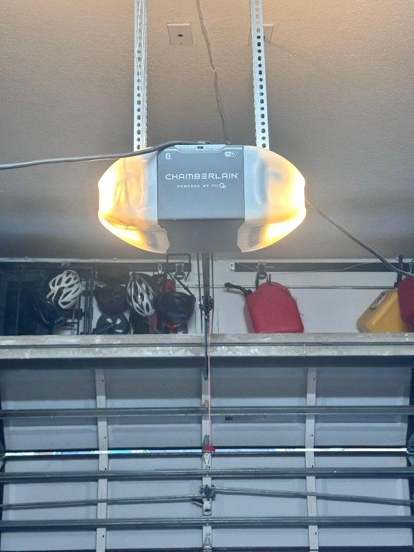 Chamberlain - 3/4 HP Smart Quiet Belt Drive Garage Door Opener
Chamberlain - 3/4 HP Smart Quiet Belt Drive Garage Door Opener
Chamberlain - 3/4 HP Sm