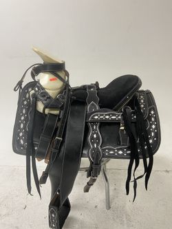 Nueva Montura Charra De Cuero Con Vistas Y Fuste Amplio