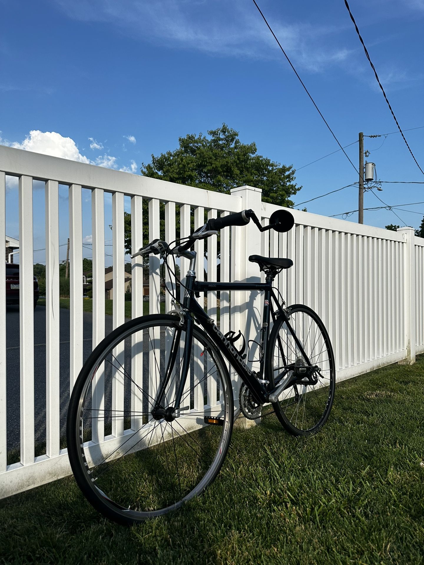 Cannondale 54cm 2.8 aluminum R500 Road bike