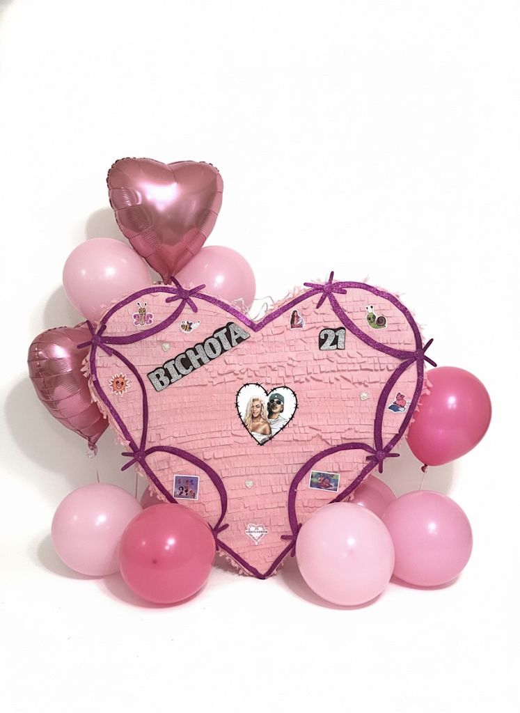 Karol G Singer Piñata