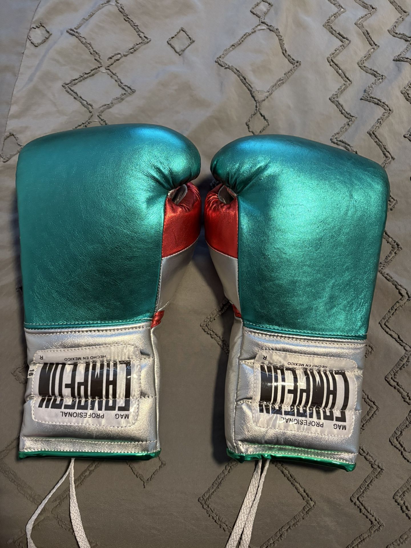 Campeon boxing gloves