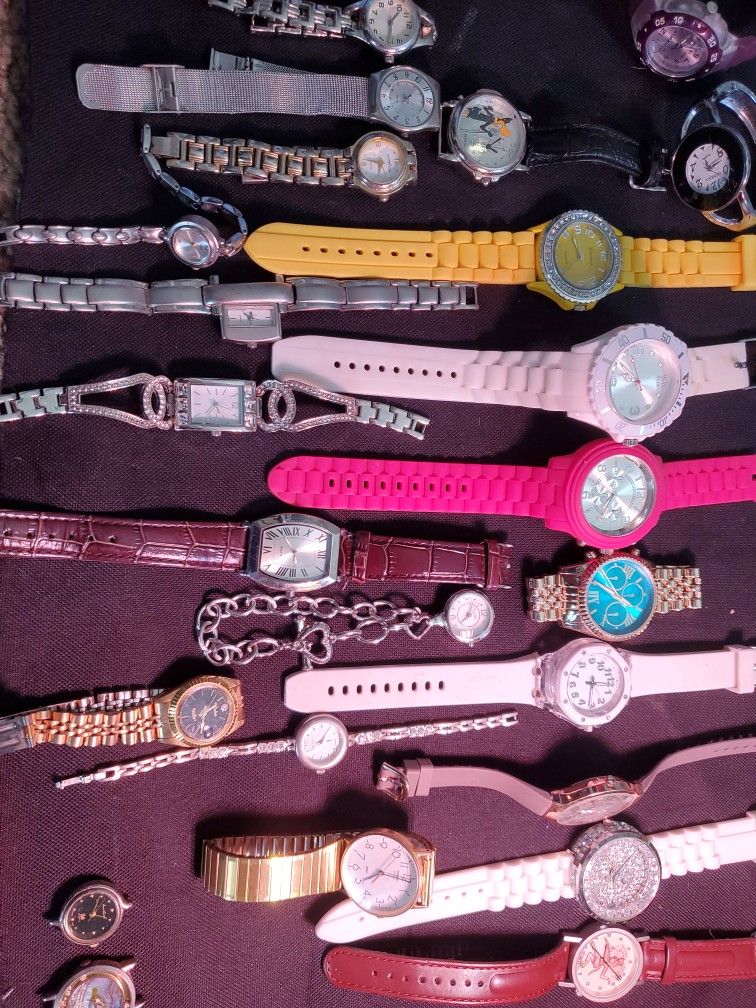 Lot of 26 Watches