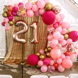 Backdrop n Garland Balloons Set Up