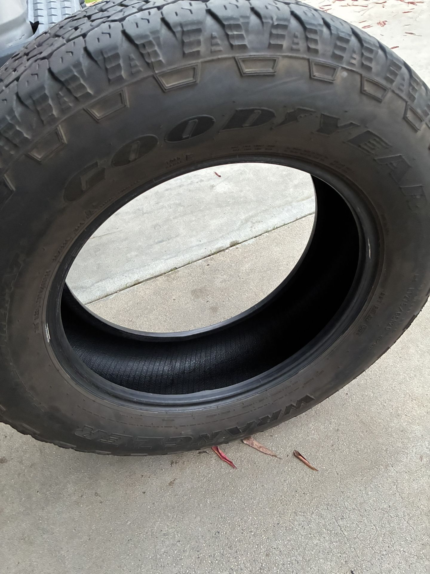 Used 20 Tires 275/65/20