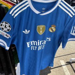 Real madrid third kit Mbappe