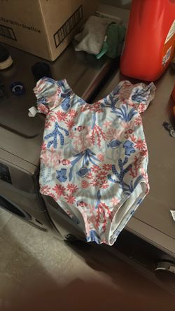 Girls swimsuit