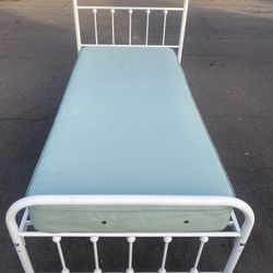 FREE DELIVERY: Waterproof Twin Bed