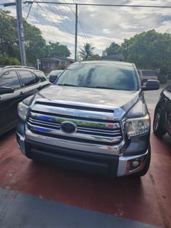 Toyota Tundra SR5 2017